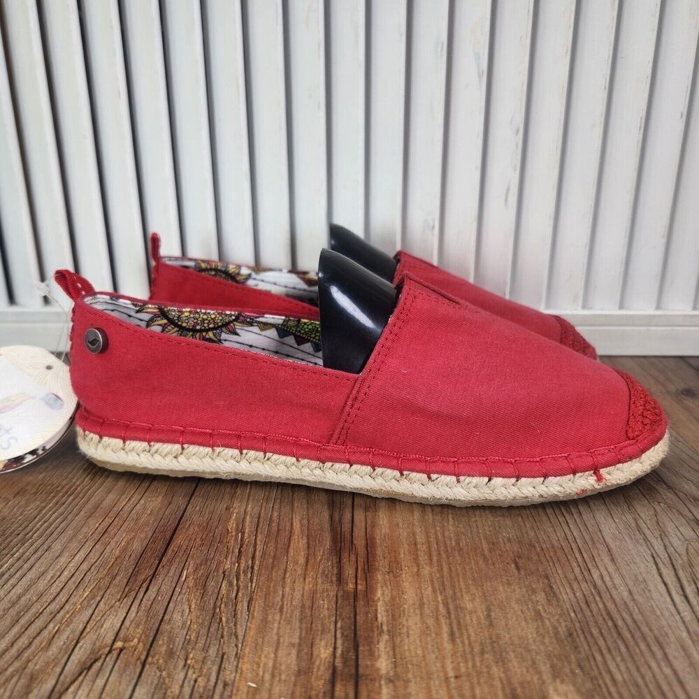 Sakroots Ella Origin Womens Sz 6 Rocket Red Comfort Slip On Flats Shoes 107254